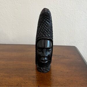 8 inch tall Source Unknown Dark Brown/Black Wooden Sculpture Art Piece (1-139)